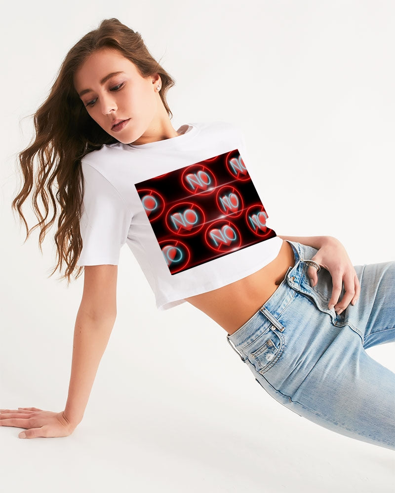 No love 3 Women's Cropped Tee