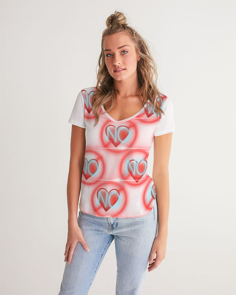 No love 2 Women's V-Neck Tee