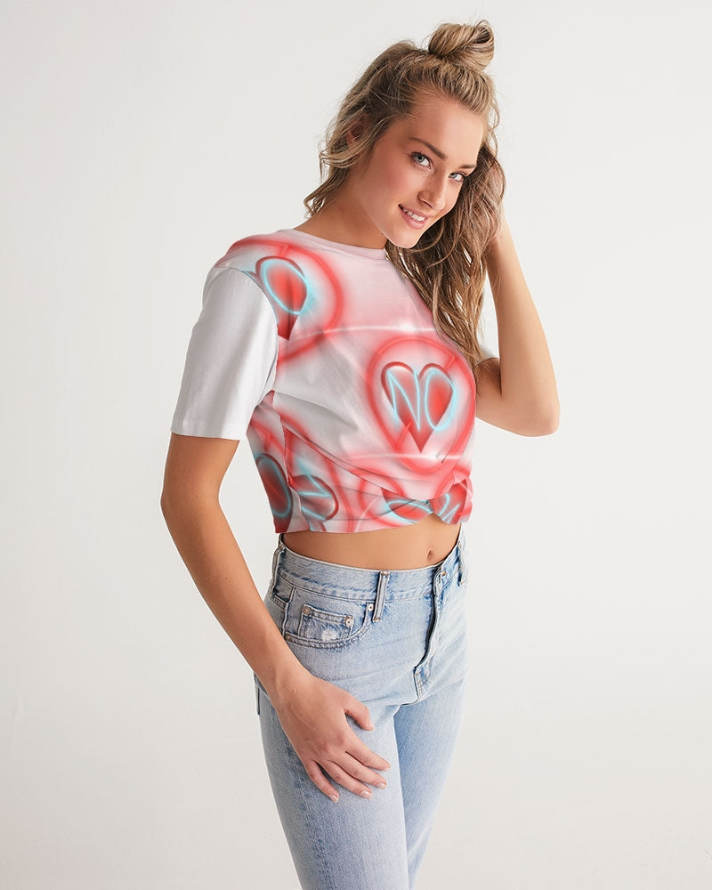 No love 2 Women's Twist-Front Cropped Tee