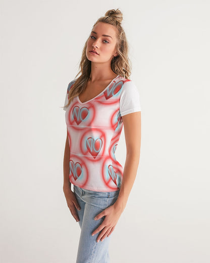 No love 2 Women's V-Neck Tee