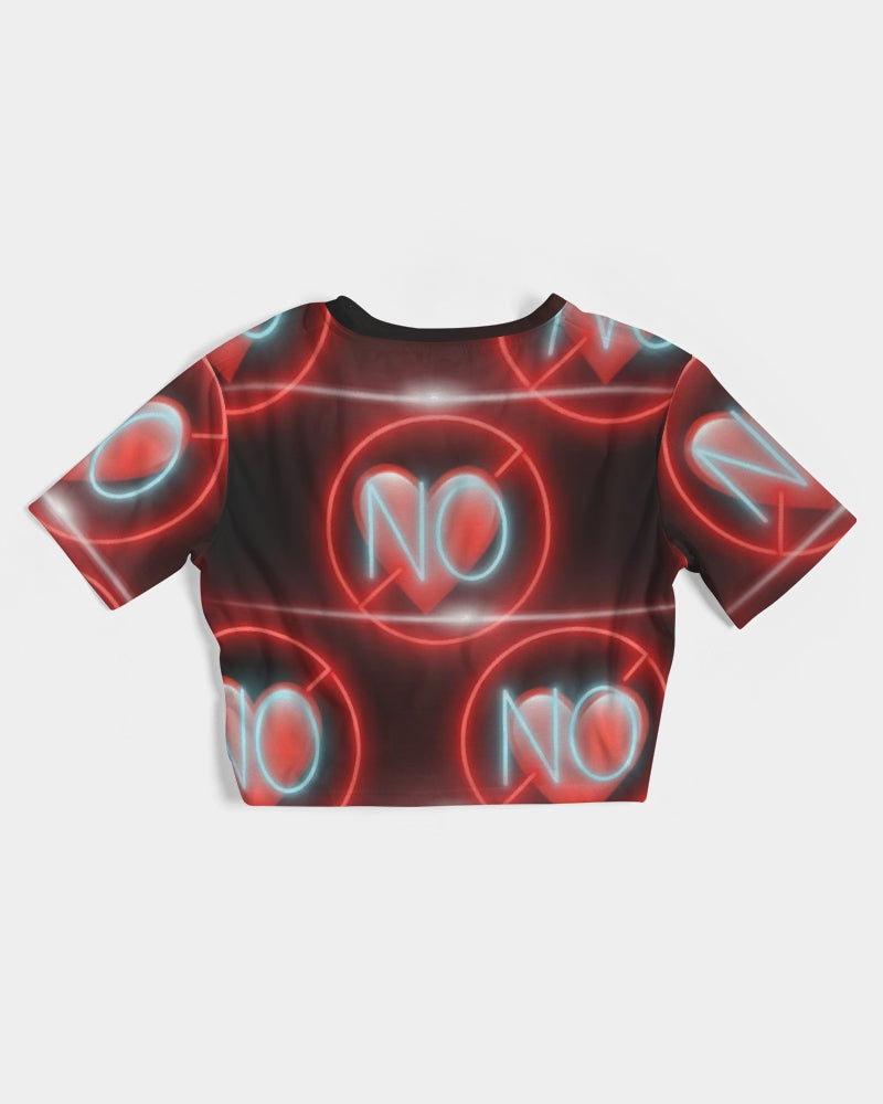 No love 3 Women's Twist-Front Cropped Tee