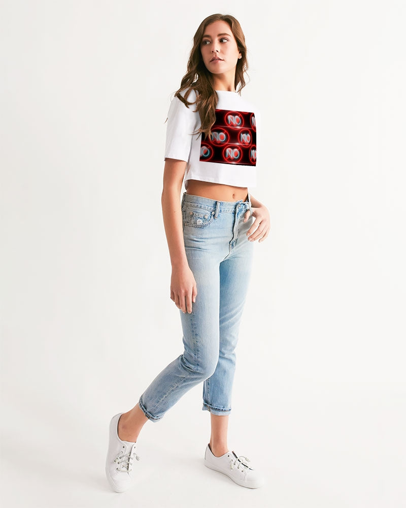 No love 3 Women's Cropped Tee