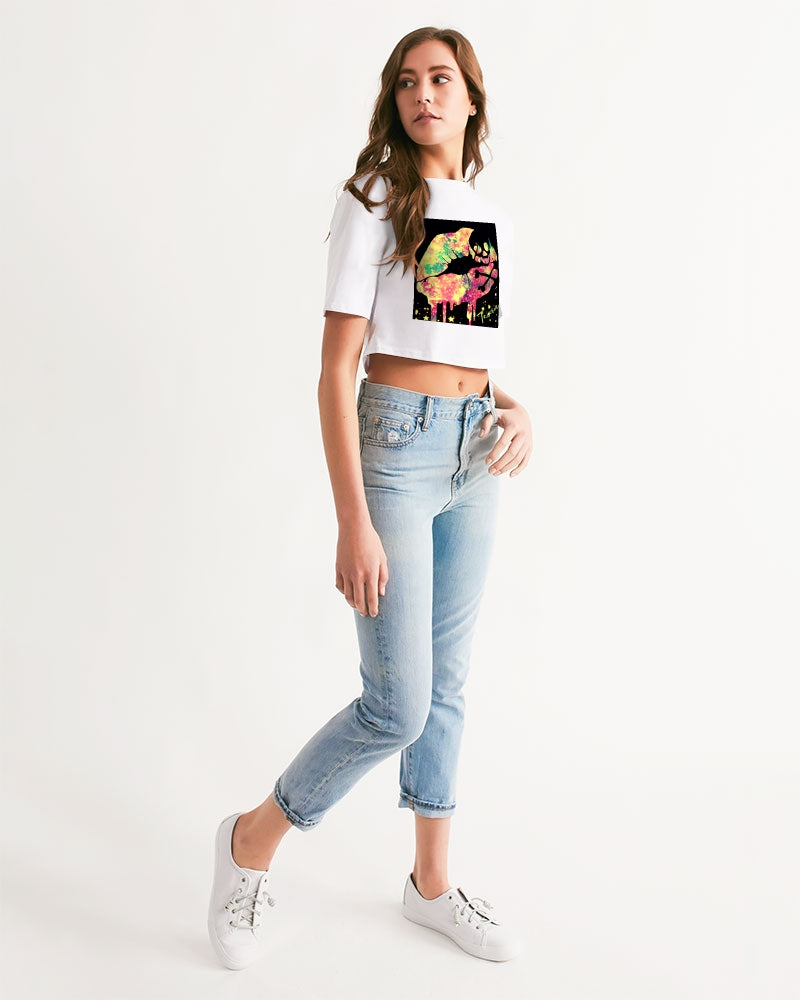 Poisonous kisses Women's Cropped Tee