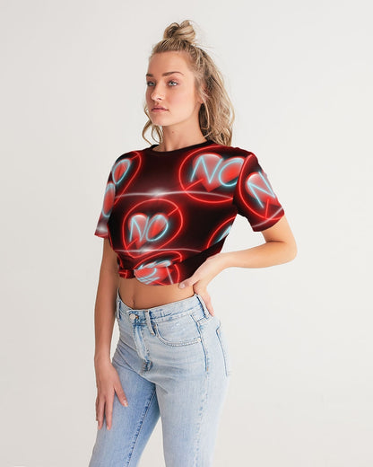 No love 3 Women's Twist-Front Cropped Tee