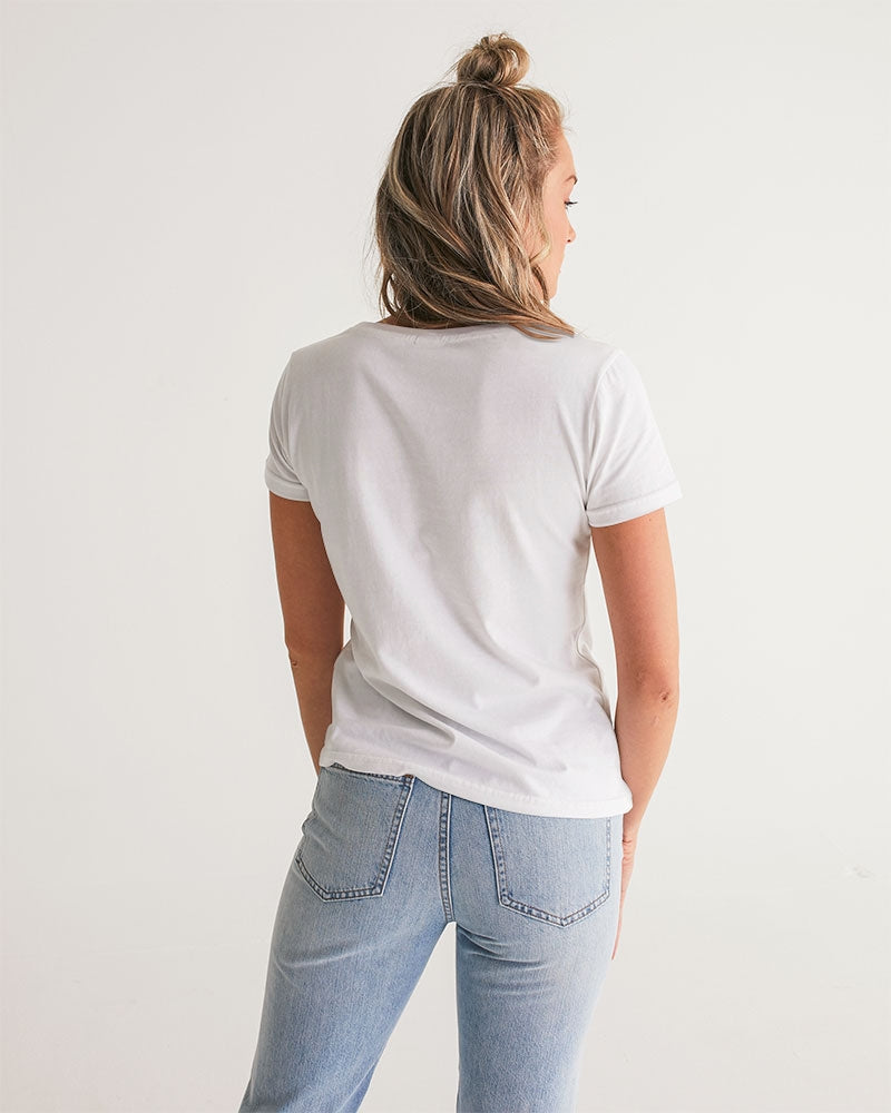 No love Women's V-Neck Tee