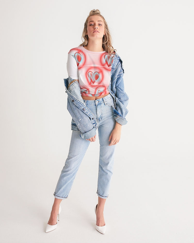 No love 2 Women's Twist-Front Cropped Tee