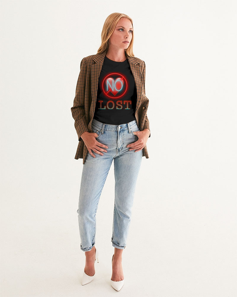 No love Women's Graphic Tee