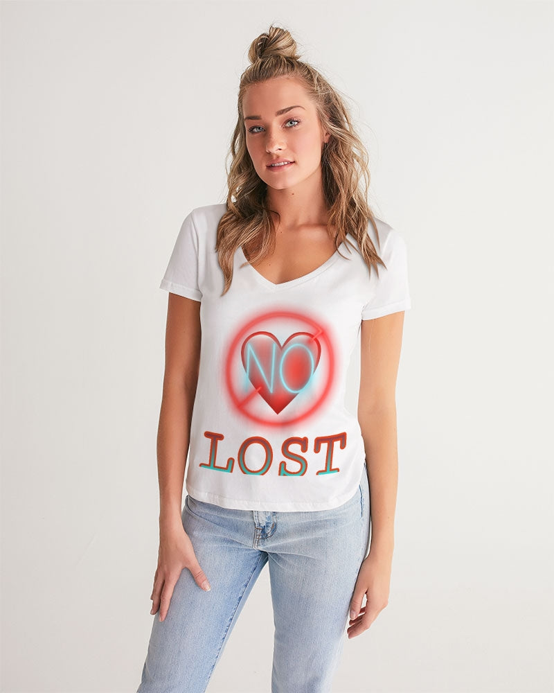 No love Women's V-Neck Tee