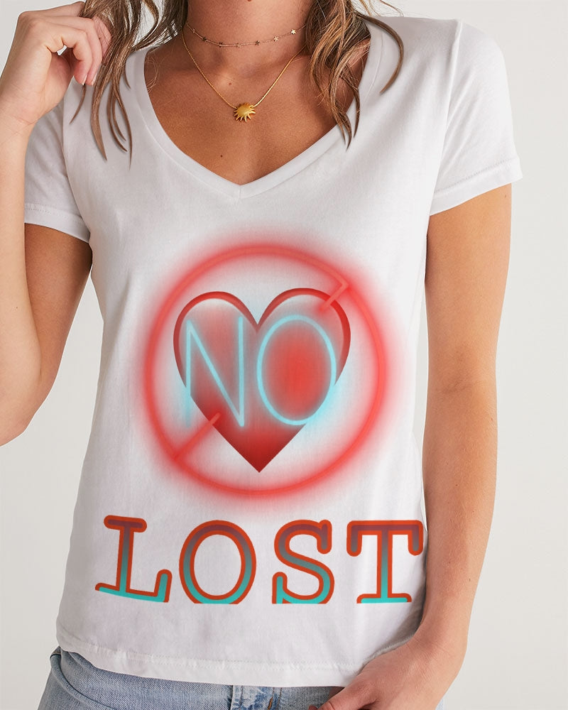 No love Women's V-Neck Tee