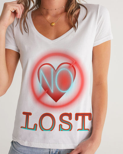 No love Women's V-Neck Tee