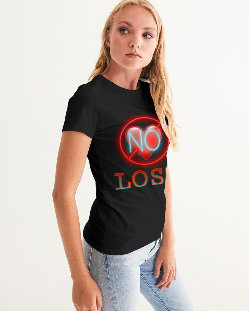 No love Women's Graphic Tee