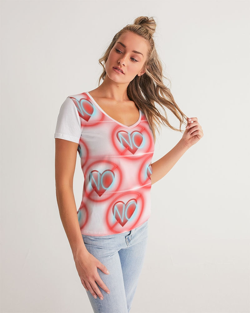 No love 2 Women's V-Neck Tee