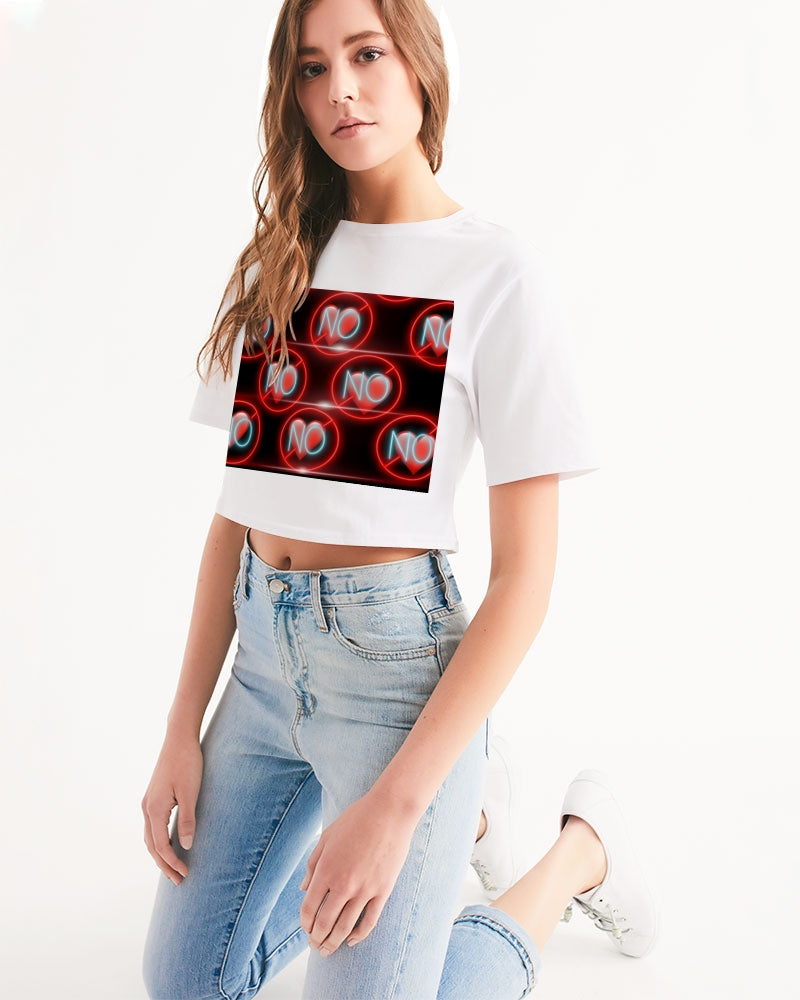 No love 3 Women's Cropped Tee