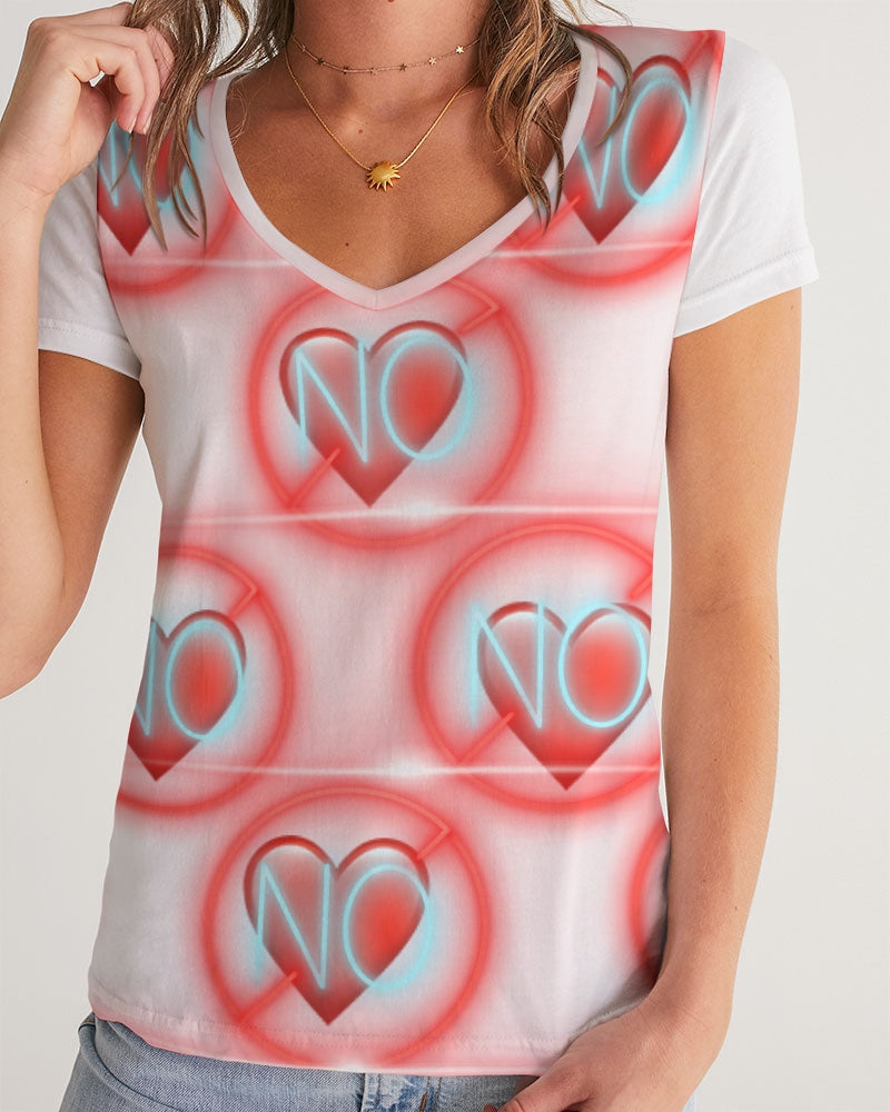No love 2 Women's V-Neck Tee