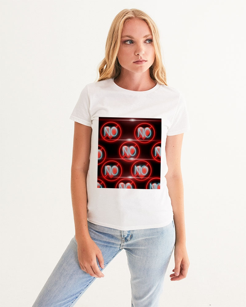 No love 3 Women's Graphic Tee