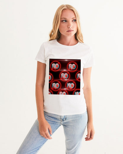 No love 3 Women's Graphic Tee